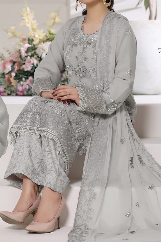 Em saybroidered Organza with Printed Silk Inner & Fancy Clutch